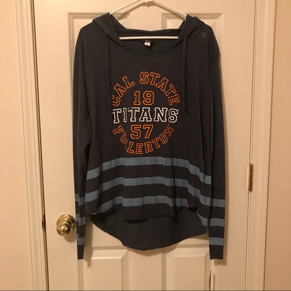 Cal State Titans Hoodie Women’s Medium NWT